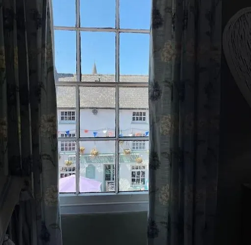 Cosy 2 Bed Flat In Crickhowell