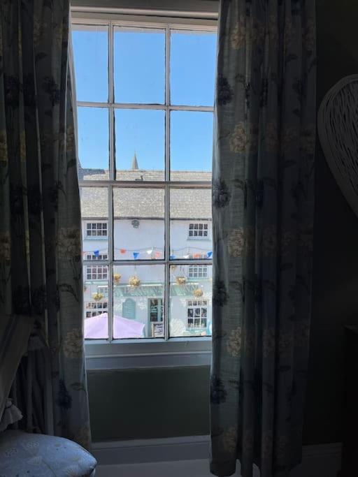Cosy 2 Bed Flat In Apartment