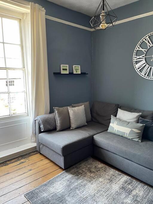 Apartment Cosy 2 Bed Flat In *